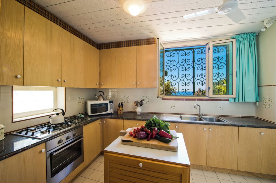 Villa, 3 Bedrooms, Smoking, Balcony | Interior