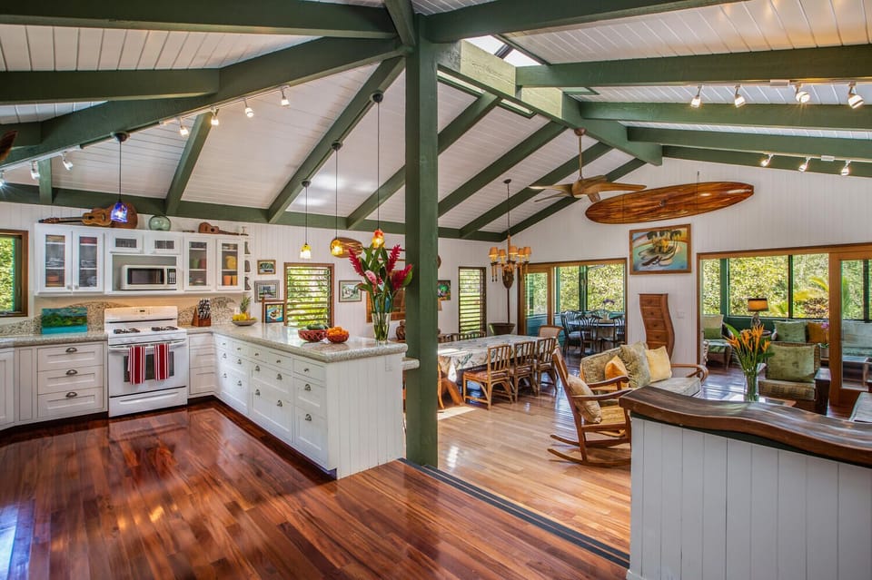 High ceilings, large spacious gathering space