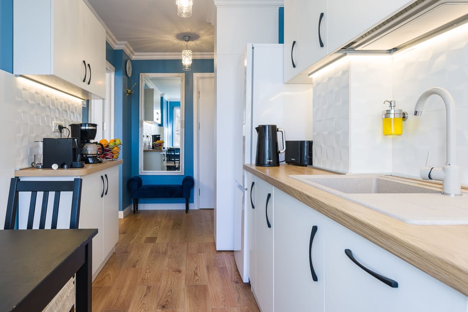 Dishwasher, Microwave, Stove and Oven, Nespresso and Drip Coffee and lot more