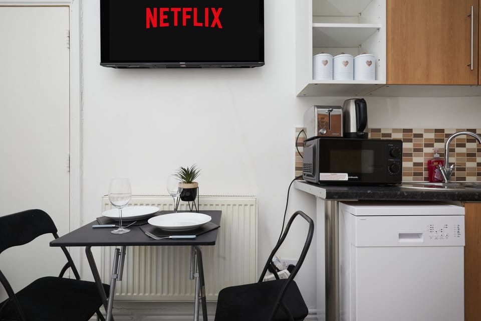 Comfort Studio, Ensuite | Dining