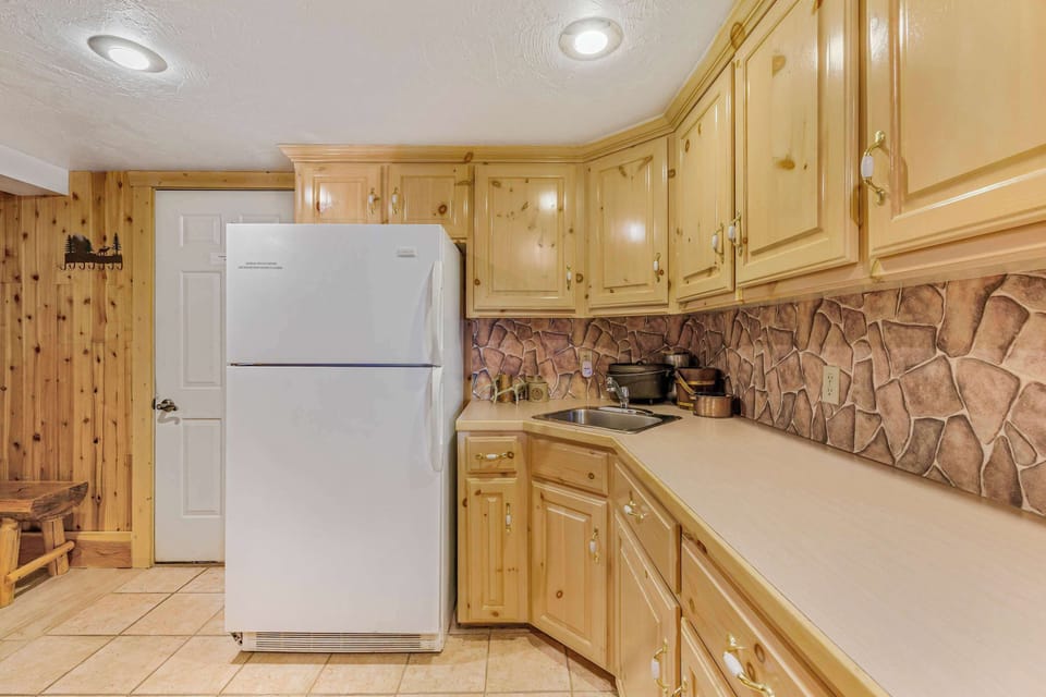 Kitchen addition - 2nd  Fridge