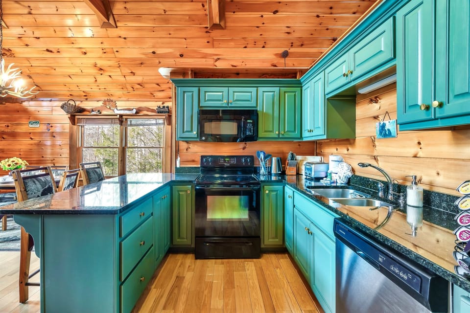 Fully Stocked Kitchen