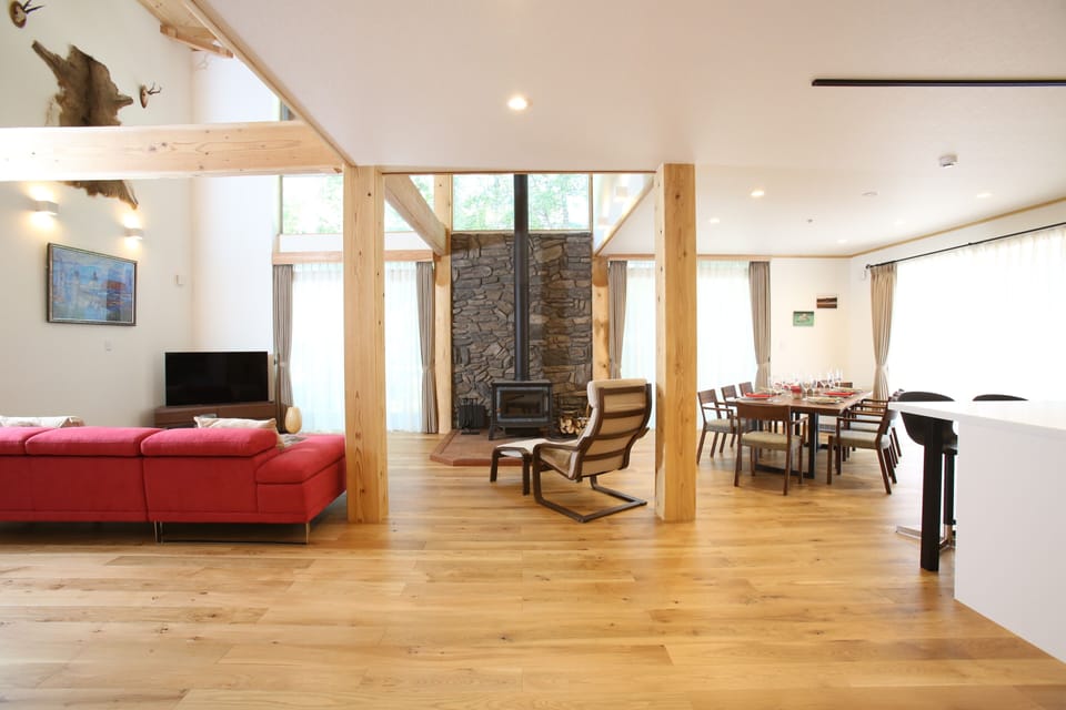 Luxury Villa | Living area | 50-inch Smart TV with cable channels, TV, Netflix