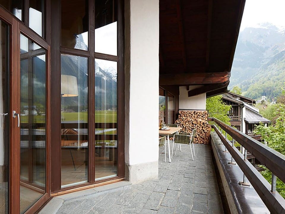 Wood, Building, Shade, Sky, Facade, Hardwood, Roof, Window, Door, Landscape