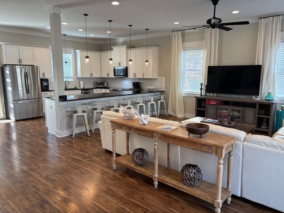 main floor as you walk in door