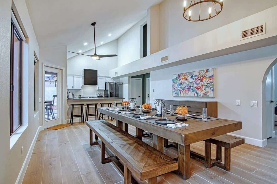 Indoor dining with plenty of seating