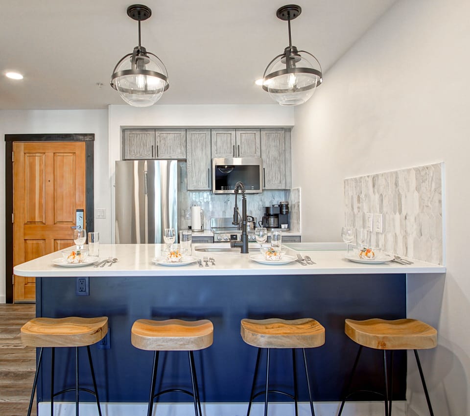 Kitchen with dining area for 4 people