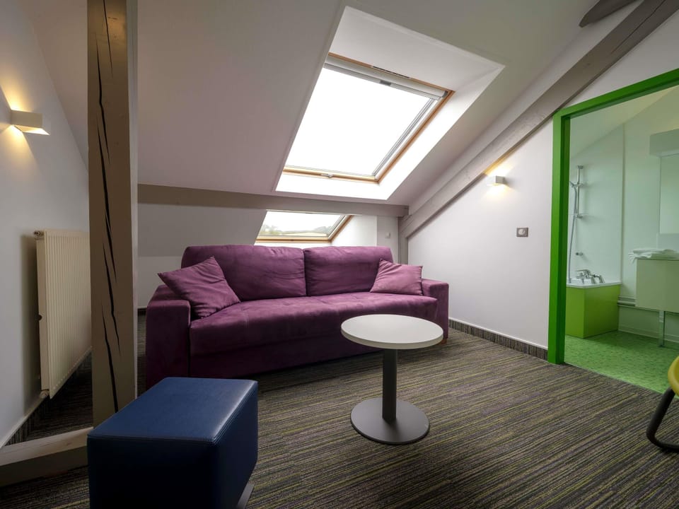 Blackout drapes, soundproofing, WiFi (free), alarm clocks