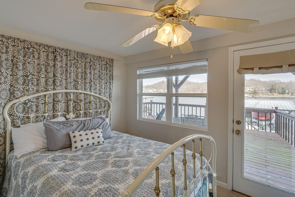 Bedroom 1 | Queen Bed | Linens Provided
