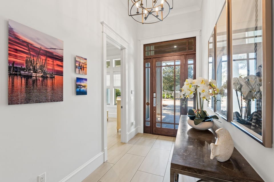 Main Entry Way - First Floor King Bedroom