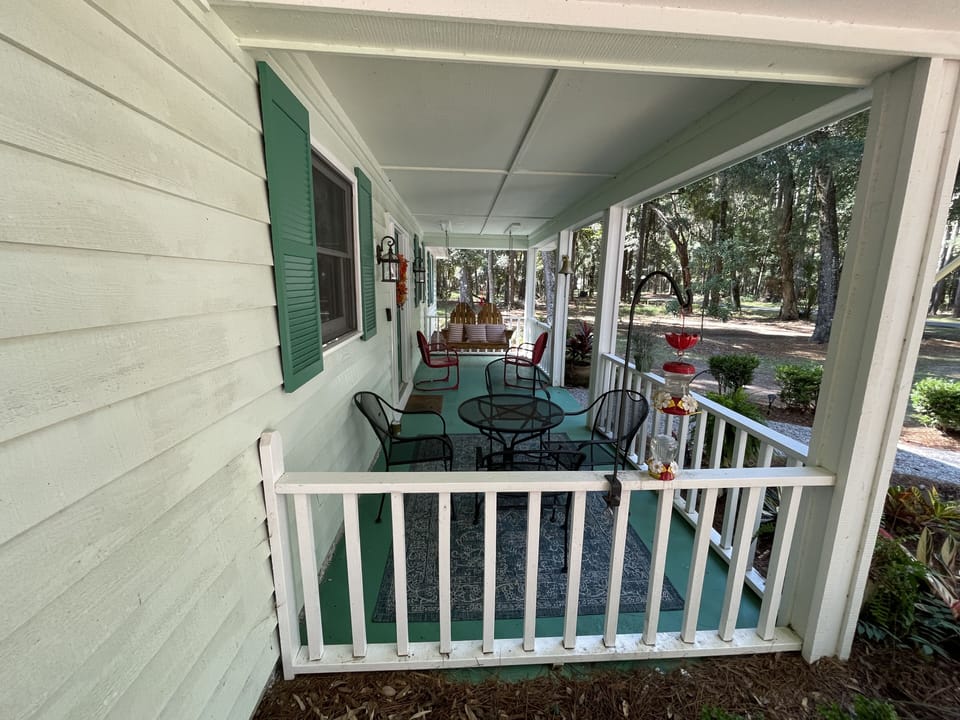 Front Porch, seating for 8ppl