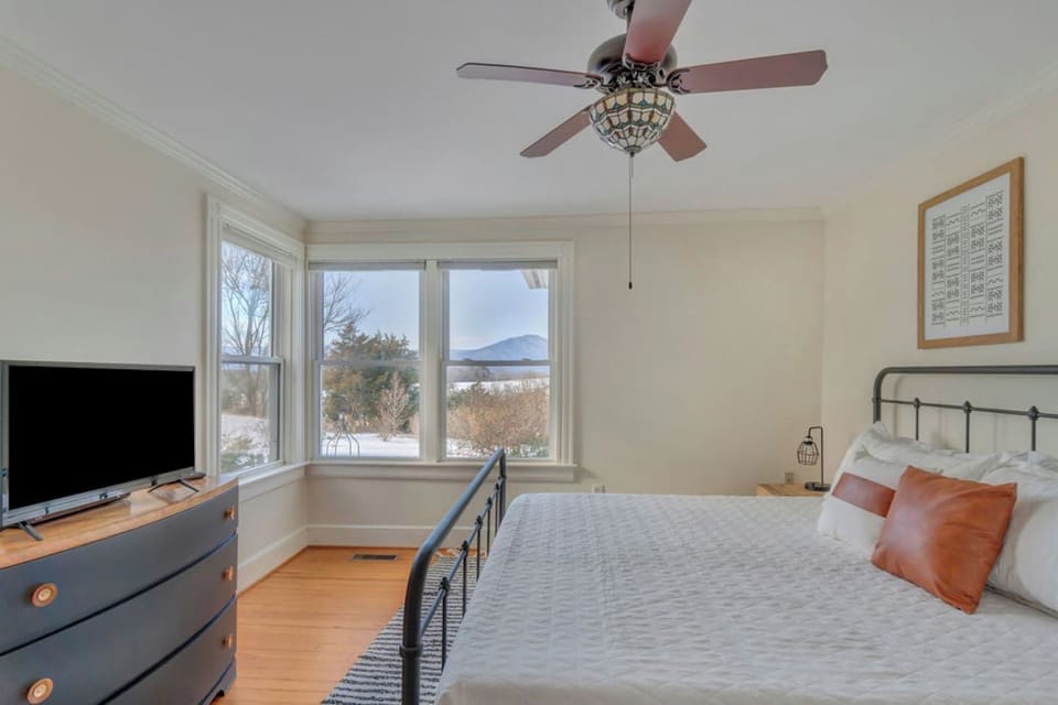 Downstairs King bedroom with mountain views