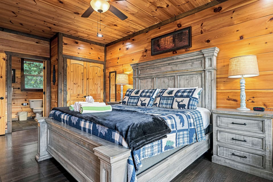 Main-level king suite with a private en-suite bathroom.