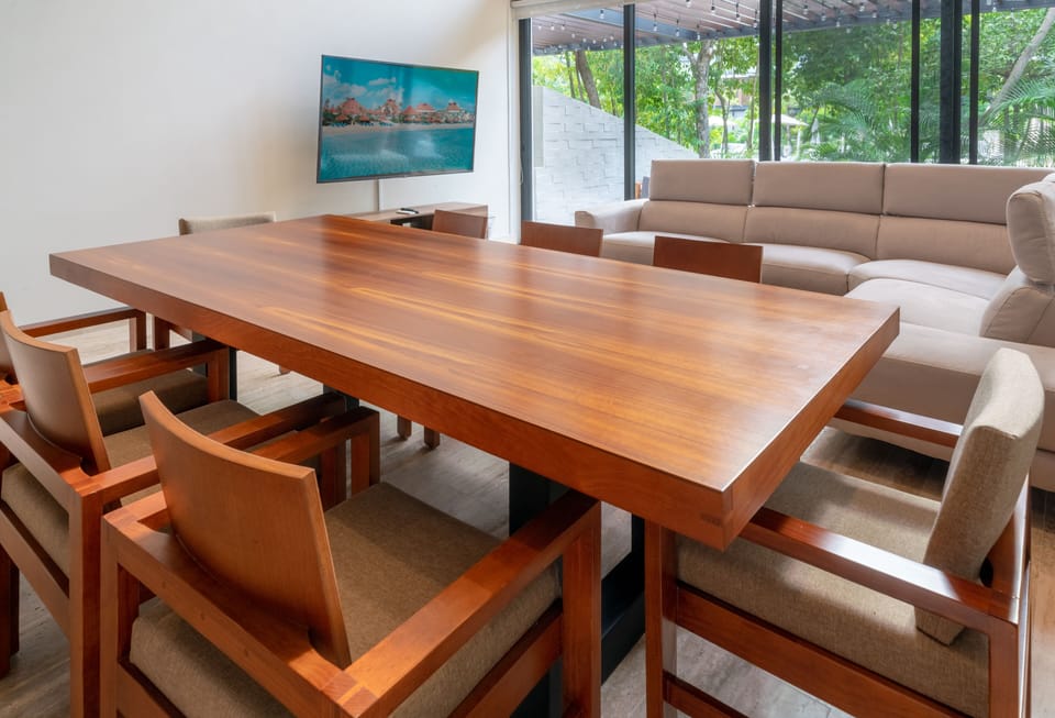 Luxury Condo | Dining room