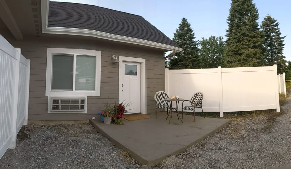 Private personal patio area w privacy fence added