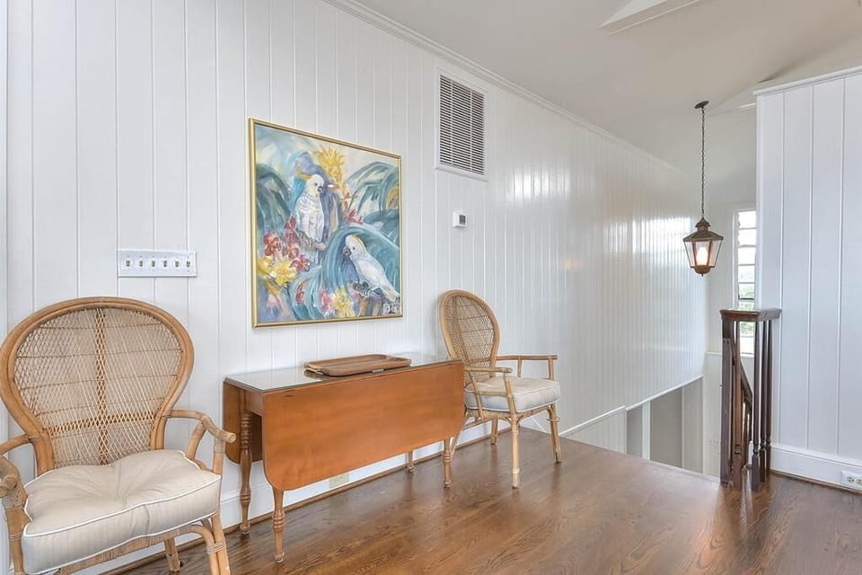 Sitting area at front door