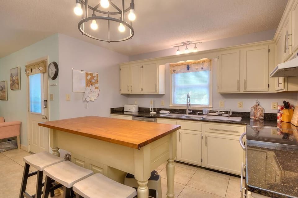 Kitchen
GW 9.13.23