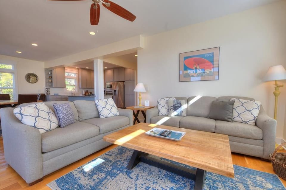 Living Room 
GW 2.2023