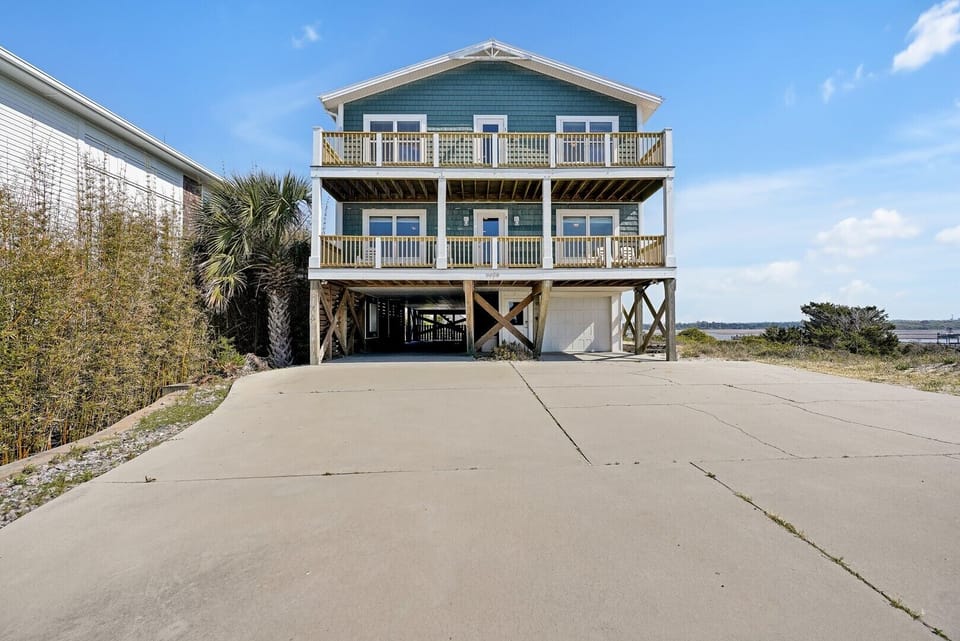 Front of House
CG.4-16-25