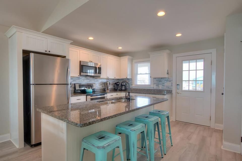 Kitchen Bar Stools
GW 5.26.23