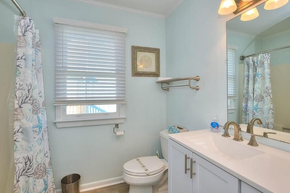 Full Bathroom Shower/Tub