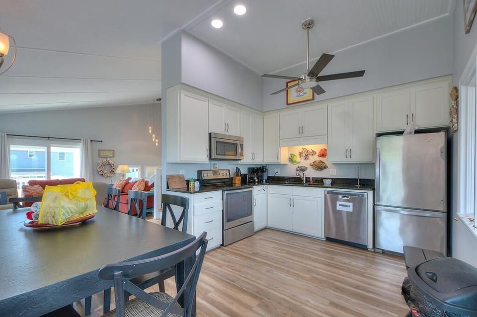 Kitchen
GW 6.12.24