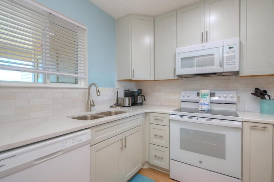 Kitchen
 GW 5-19-25