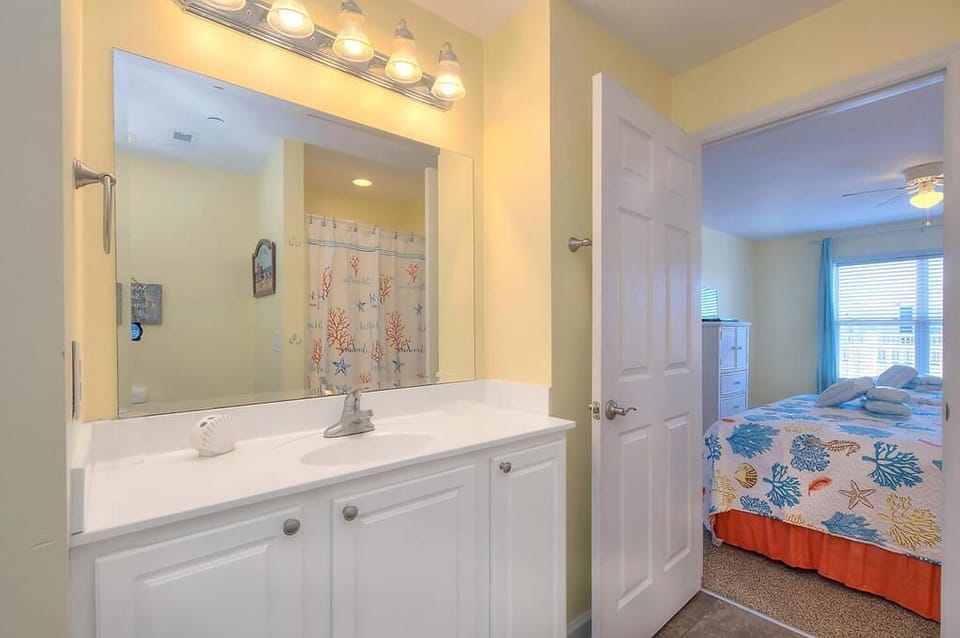 Bathroom GW BR 2.6.23