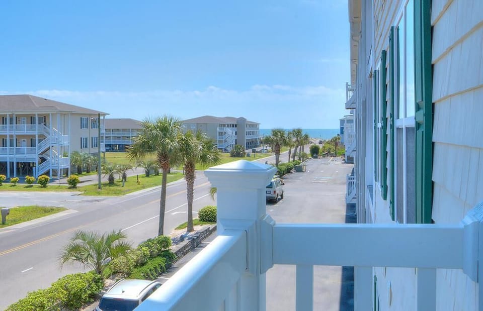 Ocean Views
GW 4.2023