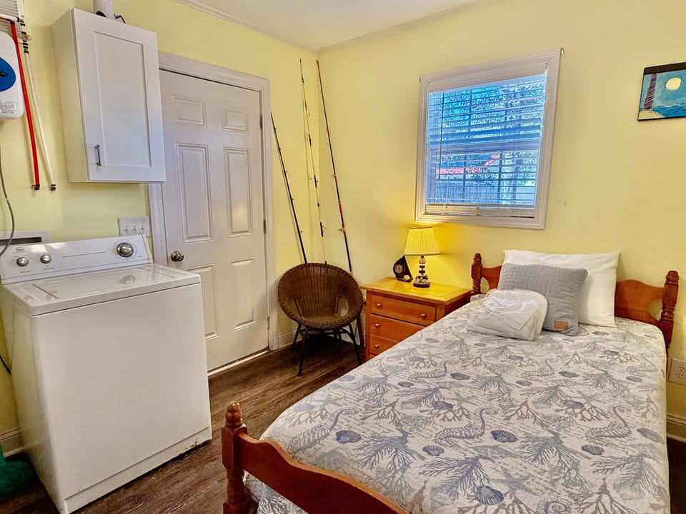 Bedroom/Laundry Area