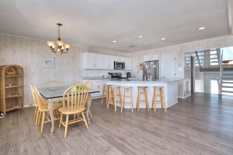 Dining Area and Bar Stools