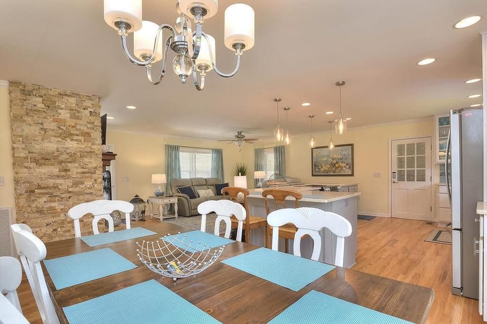 Dining Room table and chairs