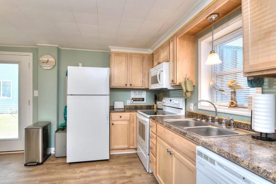 Kitchen Appliances
GW 3.30.24