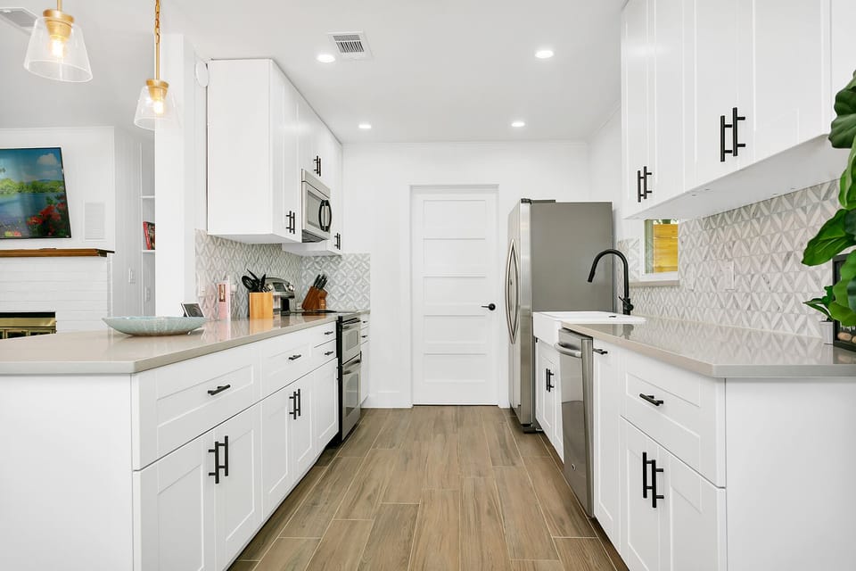 Pots/Pans, Wine Glasses/Wine Opener