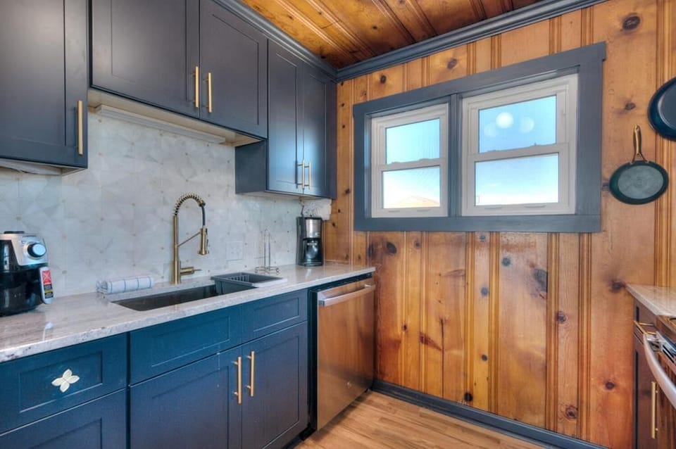 Kitchen Sink
GW 1.20.24