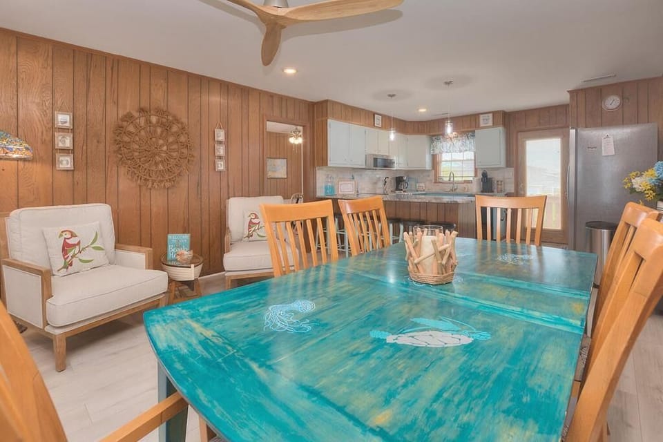 Pastime Living, Dining & Kitchen Areas