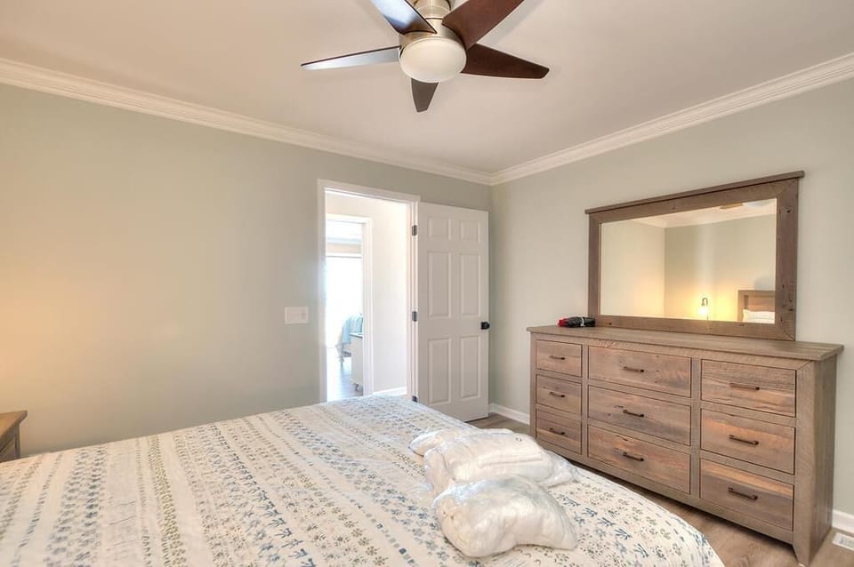 Bedroom 
GW 4.14.23