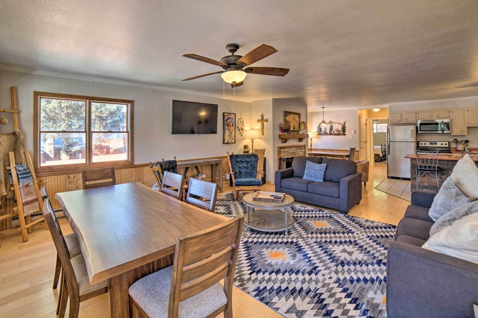 Living Room | Cable Access