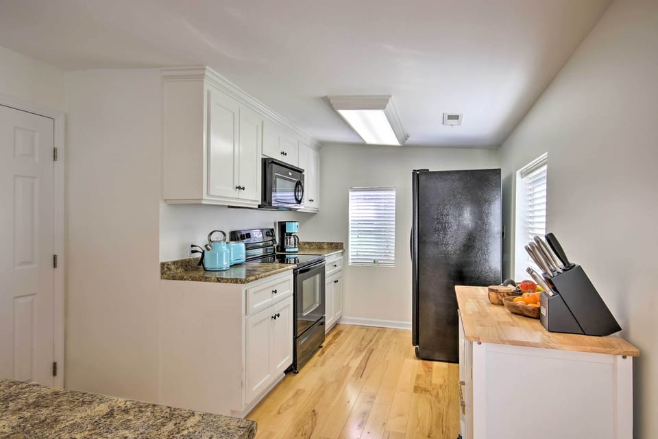Fully Equipped Kitchen | Cooking Basics Provided