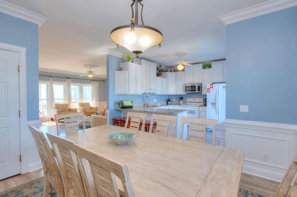 Dining Room
GW 12.2022