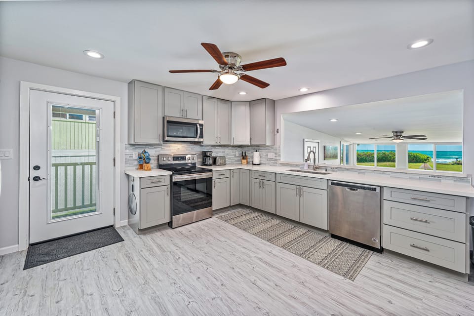 Newly remodeled Kitchen with scenic ocean view - Newly remodeled kitchen with scenic ocean view