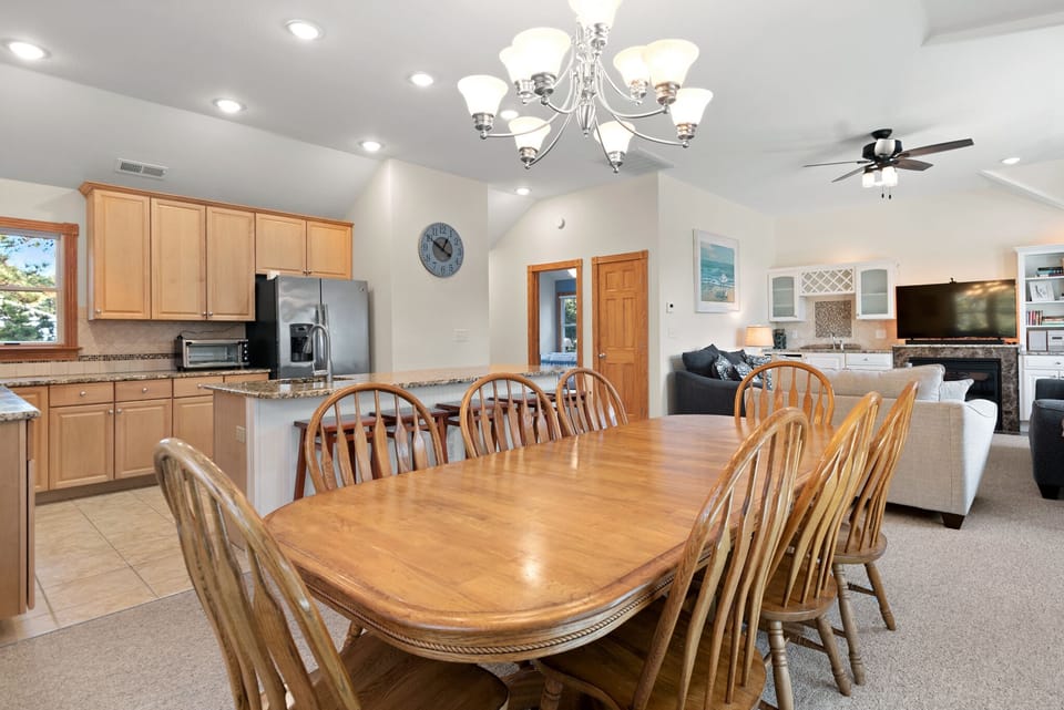 VOH68: Ocean Escape | Top Level Dining Area