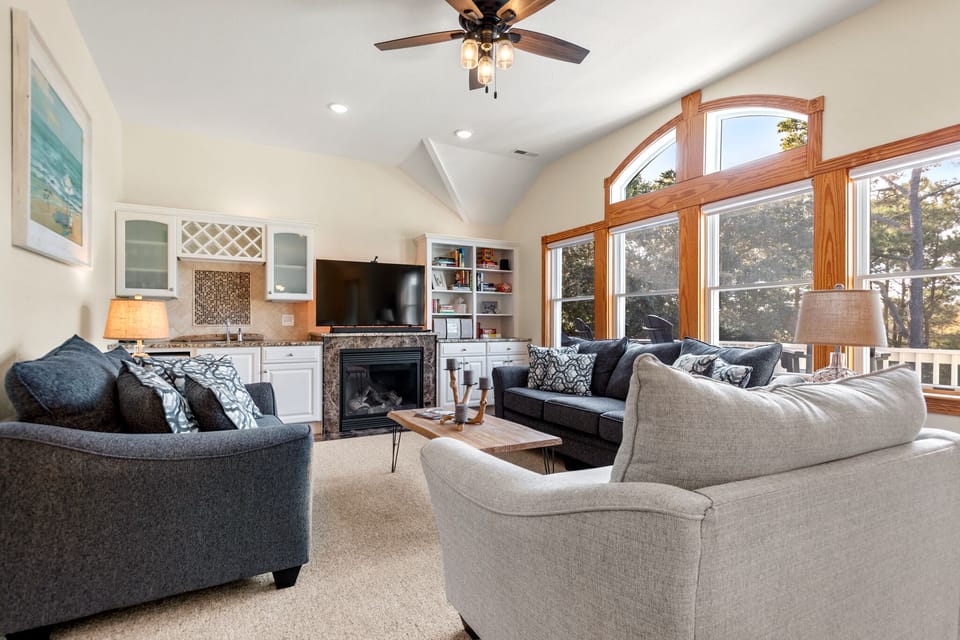 VOH68: Ocean Escape | Top Level Living Area - Fireplace Not Available For Guest Use
