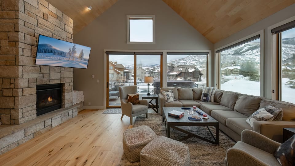 Great room with mountain view