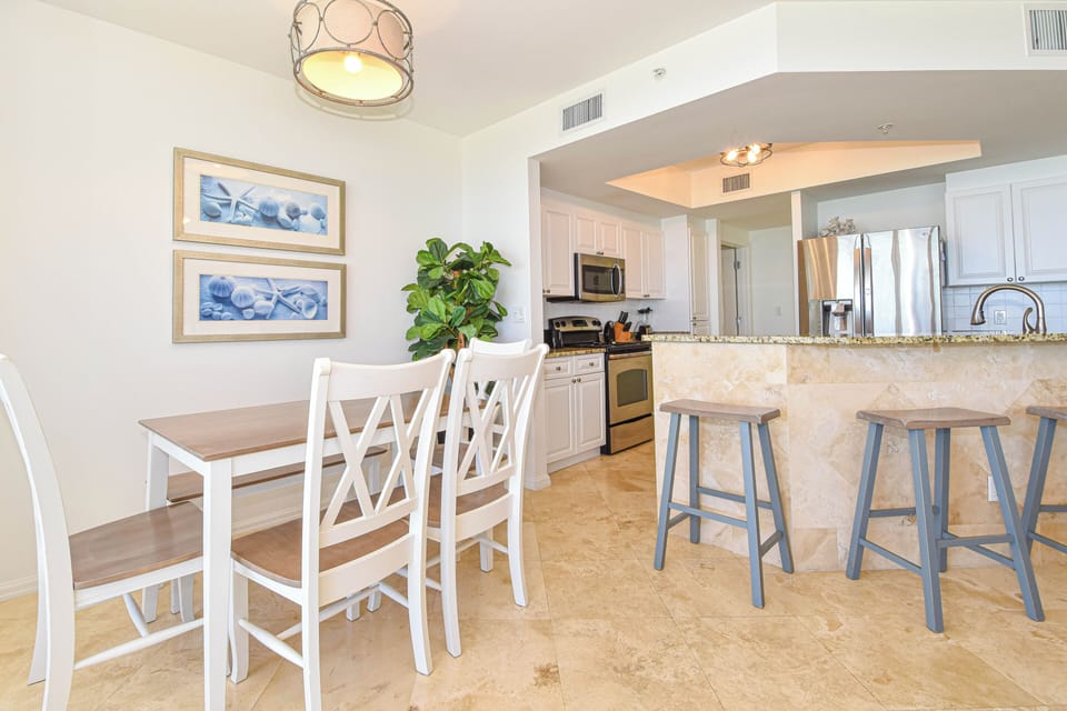 Silver Shells St. Maarten 504 - Dining Area