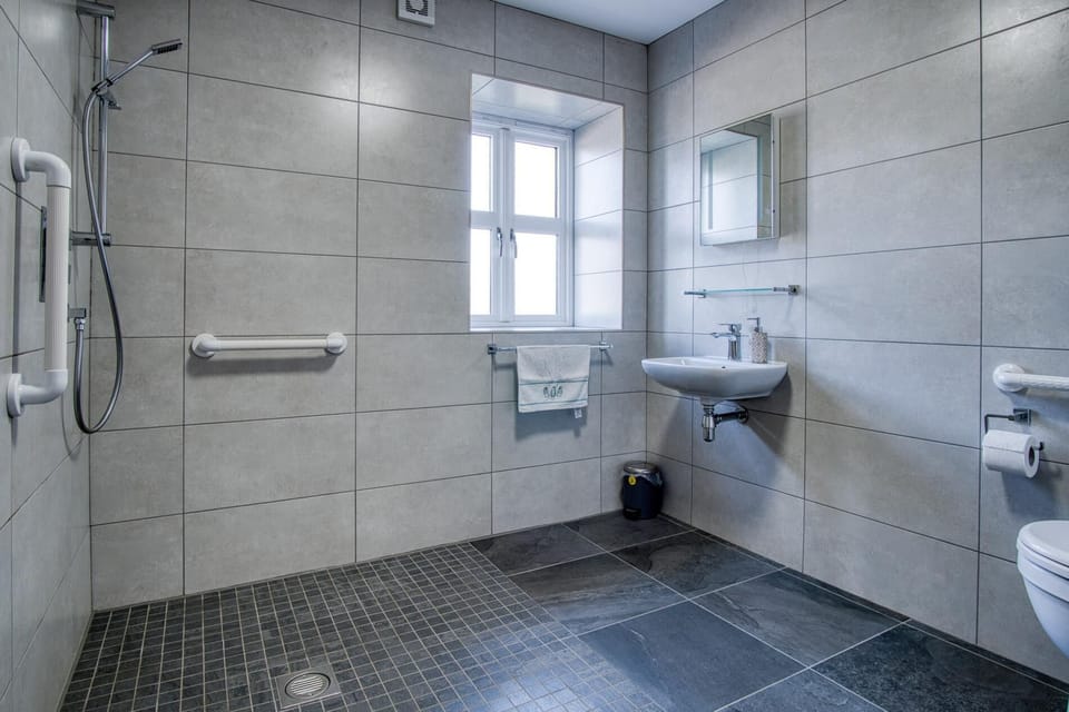 The Chaffhouse -  4 Bedroom - Llangennith (6694)