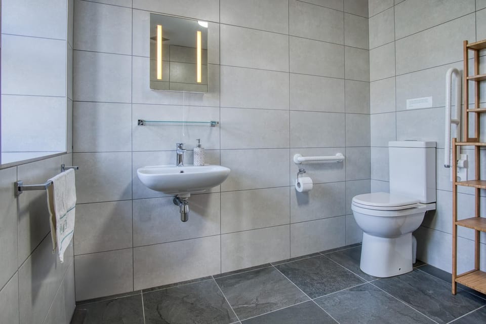 The Chaffhouse -  4 Bedroom - Llangennith (6696)