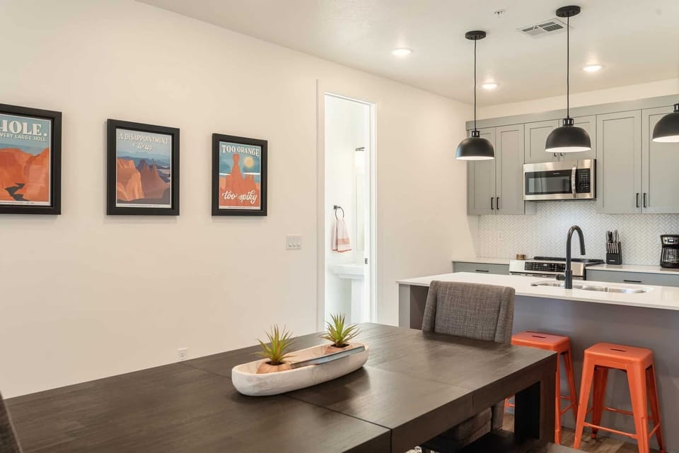 Condo, 3 Bedrooms | Private kitchen | Fridge, oven, coffee/tea maker, toaster