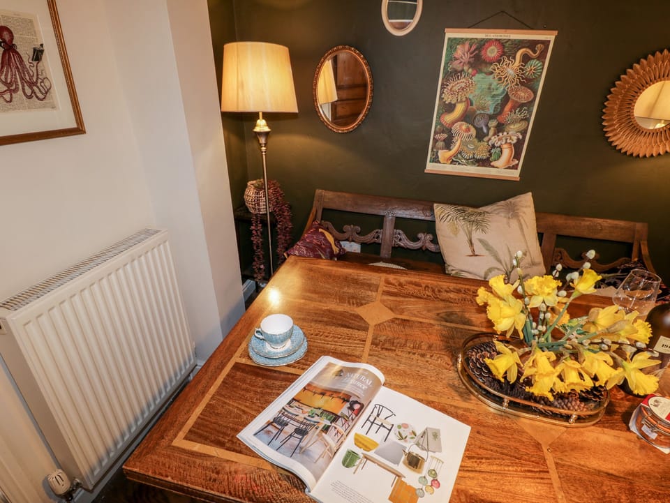 Cottage | Interior