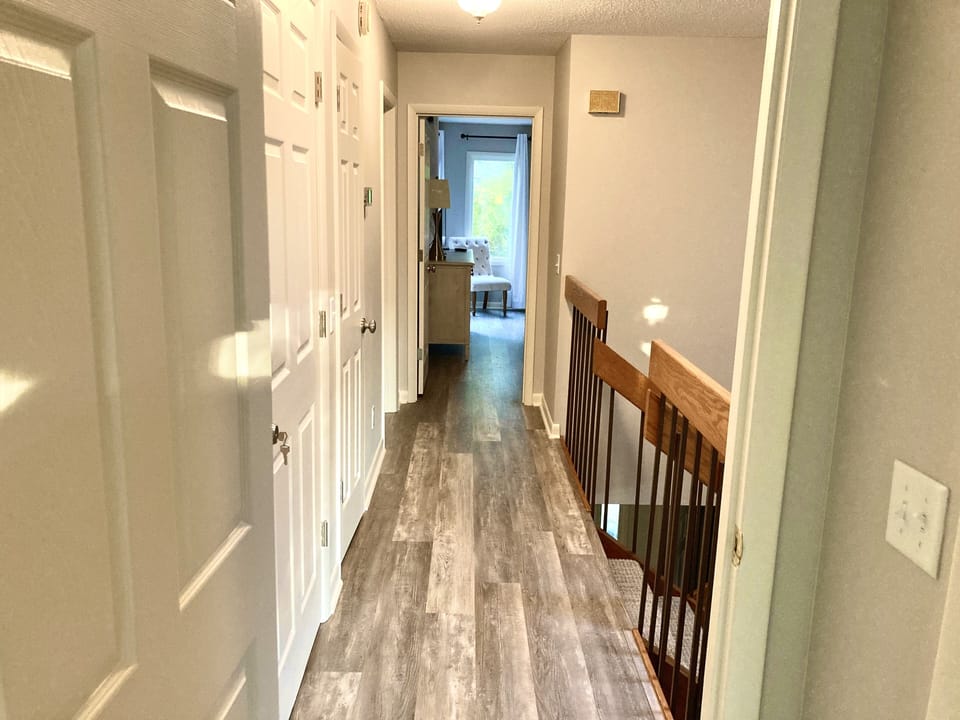 Looong hallways mean big rooms and privacy for all guests.